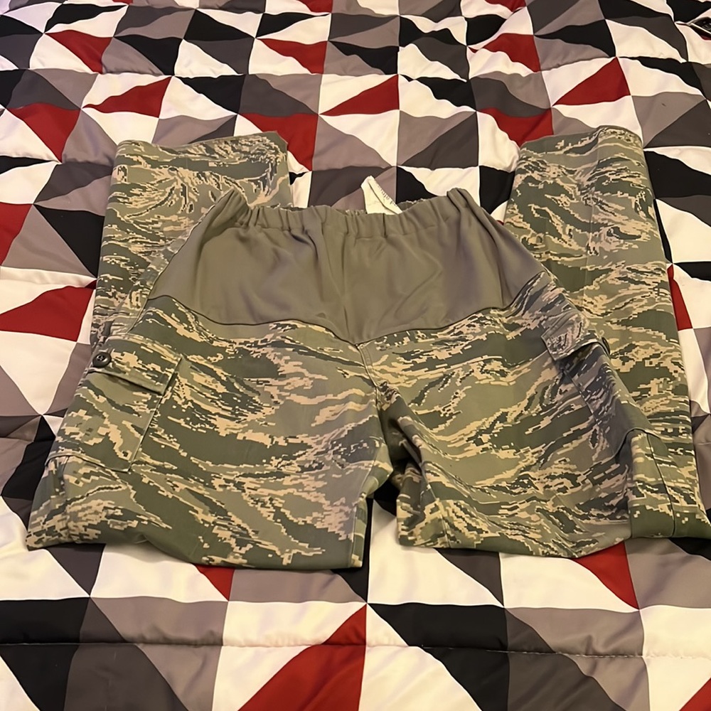 Camo maternity pants - Picture 2 of 7